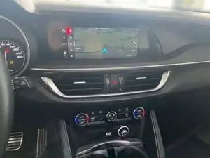 Alfa Romeo Stelvio TI 2.0 AT8 16V 280 PS Q4 NAVI/ASSIST 206 kW (28... Bild 9