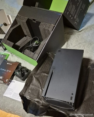 Xbox Series X 1TB Komplettpaket inkl. 2 Controllern Ladestation, 4 Akkus & 5 Spiele, OVP