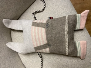 Gefülltes Polster mit Zirbenflocken  Bild 2