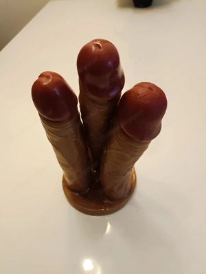 3 Dildos am Stück geil