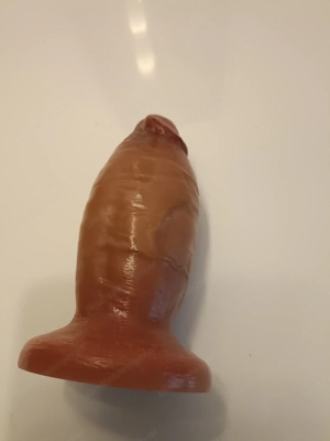 einen Doldo 6cm Durchmesser