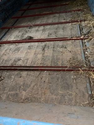 Miststreuer - stabiler Anhänger Bild 7