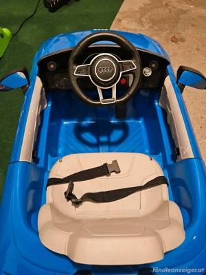 Elektroauto Kinderfahrzeug Audi TT RS Bild 4