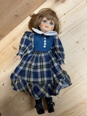 4 alte Sammler- und Spielzeugpuppen Bild 7