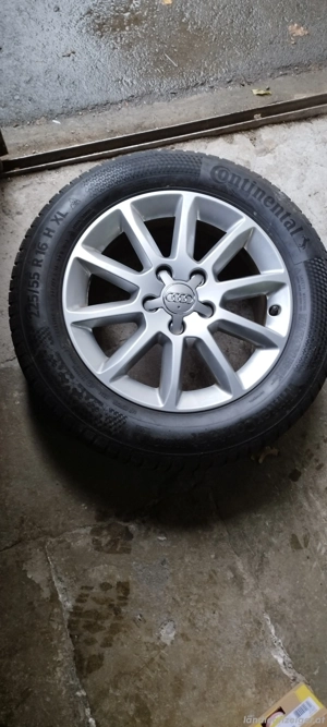 Audi Alufelgen mit Winterreifen 