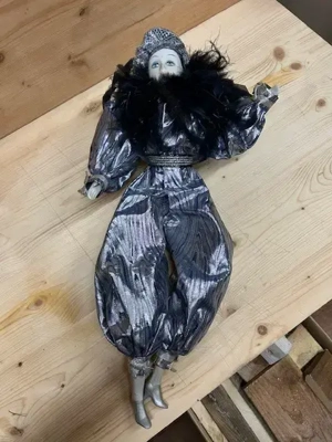 zwei venezianische Puppen Bild 4