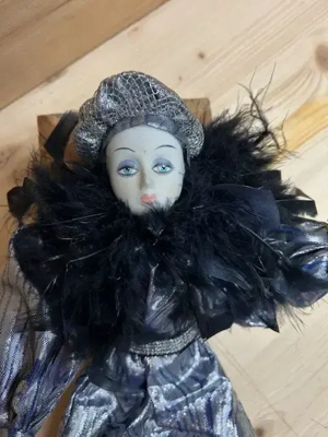 zwei venezianische Puppen Bild 5