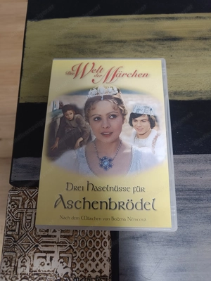 Drei Haselnüsse für Aschenbrödel 