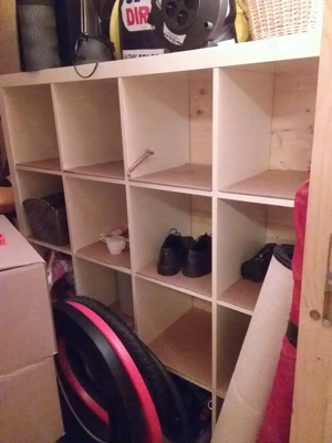 2 Holzregale zu verschenken!