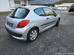 **Peugeot  207 1.4 Hdi** Bild 5 **Peugeot  207 1.4 Hdi** Bild 5