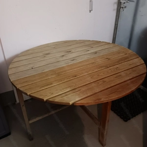Holztisch einseitig bzw. beidseitig klappbar Bild 2