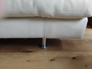 3er Ledersofa mit 2 Kissen in Weiss, Leder Neuwertig, (Hersteller Machalke Deutschland) Bild 4