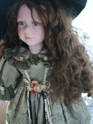 Handgefertigte Porzellanpuppe von Adelie Creation Paris  Art   Land Collection  Bild 2