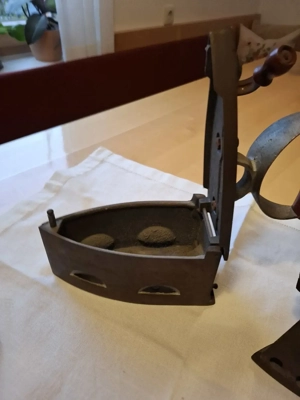 3 alte Bügeleisen  Bild 4