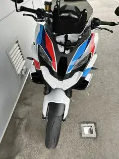 BMW M 1000 XR KM9 Bild 5