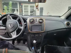 Dacia Sandero Bild 2