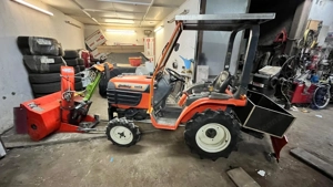 Kubota GB 13 Kleintraktor inkl Scheefräse