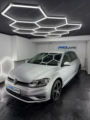 Volkswagen Golf 1,6 TDI*VIRTUAL*SITZHZG.*AppleCare* Bild 2 Volkswagen Golf 1,6 TDI*VIRTUAL*SITZHZG.*AppleCare* Bild 2