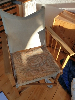 Stuhl mit Stoffbespannung