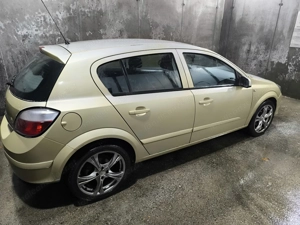 Opel Astra H 1.4 Benzin 90.000 KM neu Vorgeführt  Bild 3