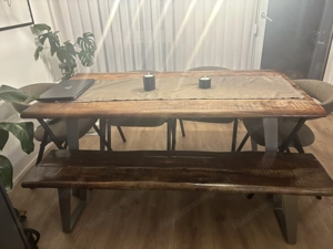 Esstisch aus Massivholz mit Sitzbank (ohne Stühle) Bild 4