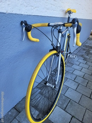 Rennrad Kraftstoff Bild 2