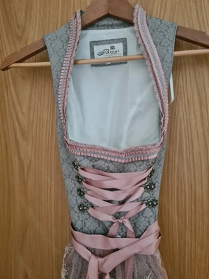 Dirndl mit Spitzenschürze Bild 3