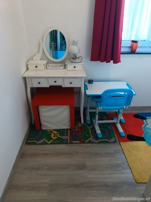 höhenverstellbarer Kinderschreibtisch