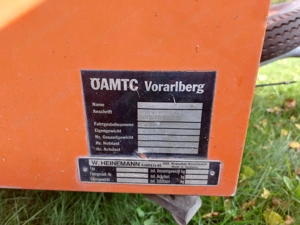 Anhänger mit Abdeckung