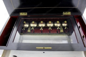 Antikes Walzenspielwerk um 1870 mit 6 Glocken Bild 2