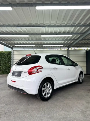 Peugeot 208 1.4 16V VTi Active Klima*Touchscreen*Bluetooth*Navi *ACC Bild 3 Peugeot 208 1.4 16V VTi Active Klima*Touchscreen*Bluetooth*Navi *ACC Bild 3
