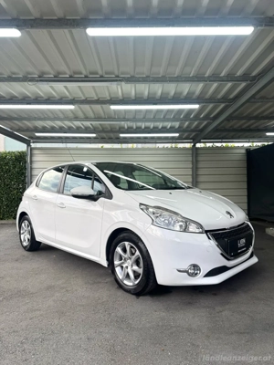 Peugeot 208 1.4 16V VTi Active Klima*Touchscreen*Bluetooth*Navi *ACC Bild 2 Peugeot 208 1.4 16V VTi Active Klima*Touchscreen*Bluetooth*Navi *ACC Bild 2