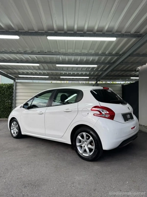 Peugeot 208 1.4 16V VTi Active Klima*Touchscreen*Bluetooth*Navi *ACC Bild 4 Peugeot 208 1.4 16V VTi Active Klima*Touchscreen*Bluetooth*Navi *ACC Bild 4