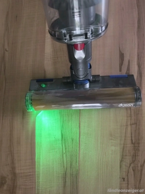 Dyson V12 Detect Slim Absolute kabelloser Staubsauger mit Ladestation gereinigt Bild 9