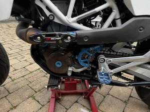 Husqvarna 701 Supermoto Bild 4