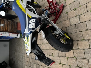 Husqvarna 701 Supermoto Bild 7