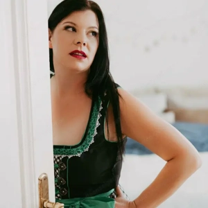 Zärtliche Dominanz - sei mein Spielzeug (Österreicherin)