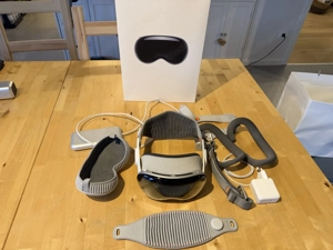 Apple Vision Pro 1 TB (M2 Chip)