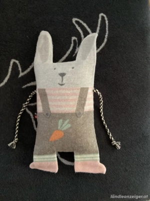 Tier Kissen mit Zirbe Bild 5