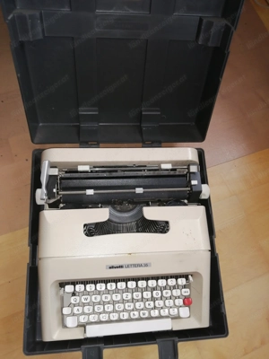 Olivetti Kofferschreibmaschine Bild 2