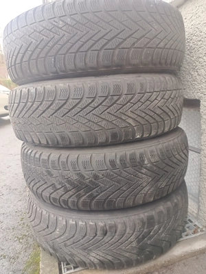 Winterreifen Pirelli 175 65 R15