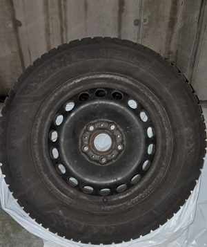 Winterreifen mit Felgen zu verkaufen Bild 2