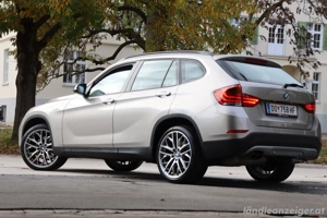 BMW X1 xDrive 20i Aut. Allrad *Pickerl NEU *Service NEU *wenig KM !!! *sofort verfügbar Bild 4