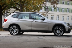 BMW X1 xDrive 20i Aut. Allrad *Pickerl NEU *Service NEU *wenig KM !!! *sofort verfügbar Bild 5