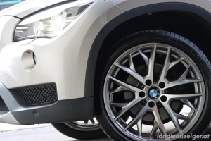 BMW X1 xDrive 20i Aut. Allrad *Pickerl NEU *Service NEU *wenig KM !!! *sofort verfügbar Bild 8