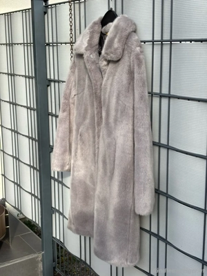 Plüschmantel Neu Grösse 38 Bild 3