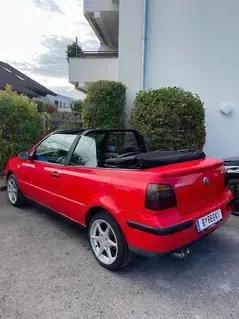 VW Golf Cabriolet in Rot Bild 9