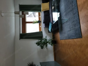 Schön gelegene, voll möblierte Bild 4