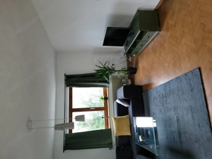 Schön gelegene, voll möblierte Bild 9