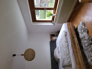 Schön gelegene, voll möblierte Bild 8